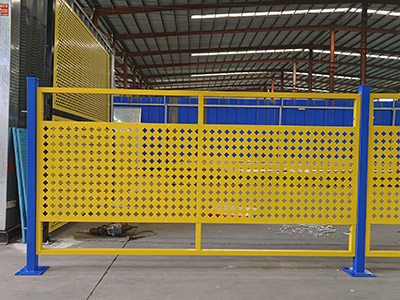 基坑护栏图片2 基坑护栏图片2