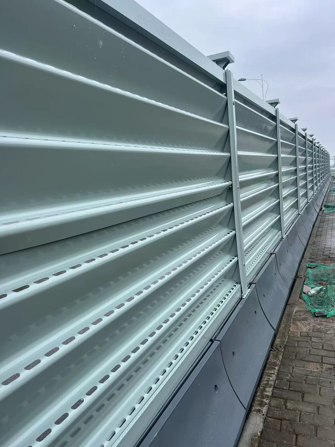 横挂百叶围挡图片3